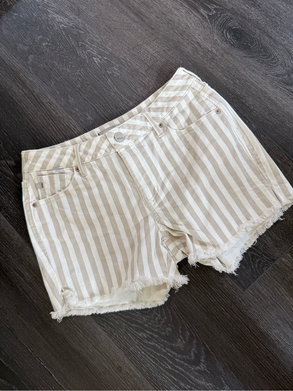NWOT Dear John Striped Denim Cutoff Shorts - Size 26, Beige/Cream